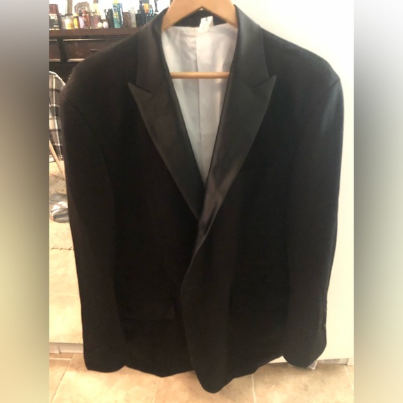 Tuxedo - State and Liberty $750+ value - Picture 1 of 4